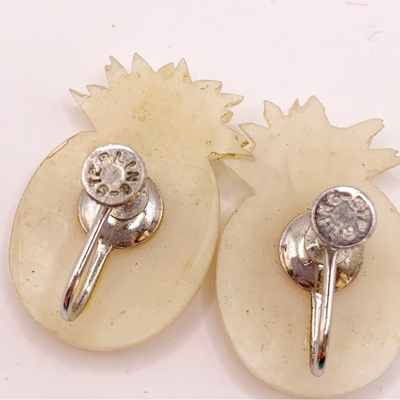 Vintage etched mother of pearl iridescent pineapple earring sterling screw back - Picture 3 of 12